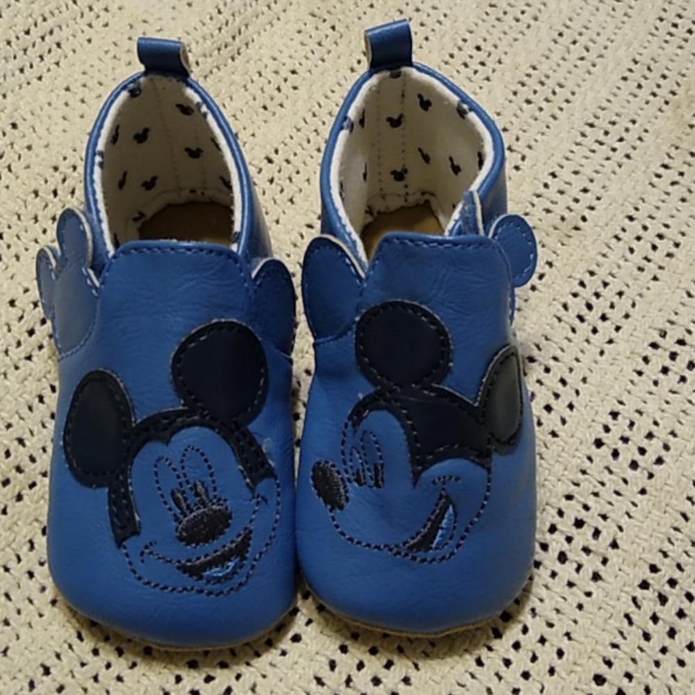 Mickey Mouse baby booties